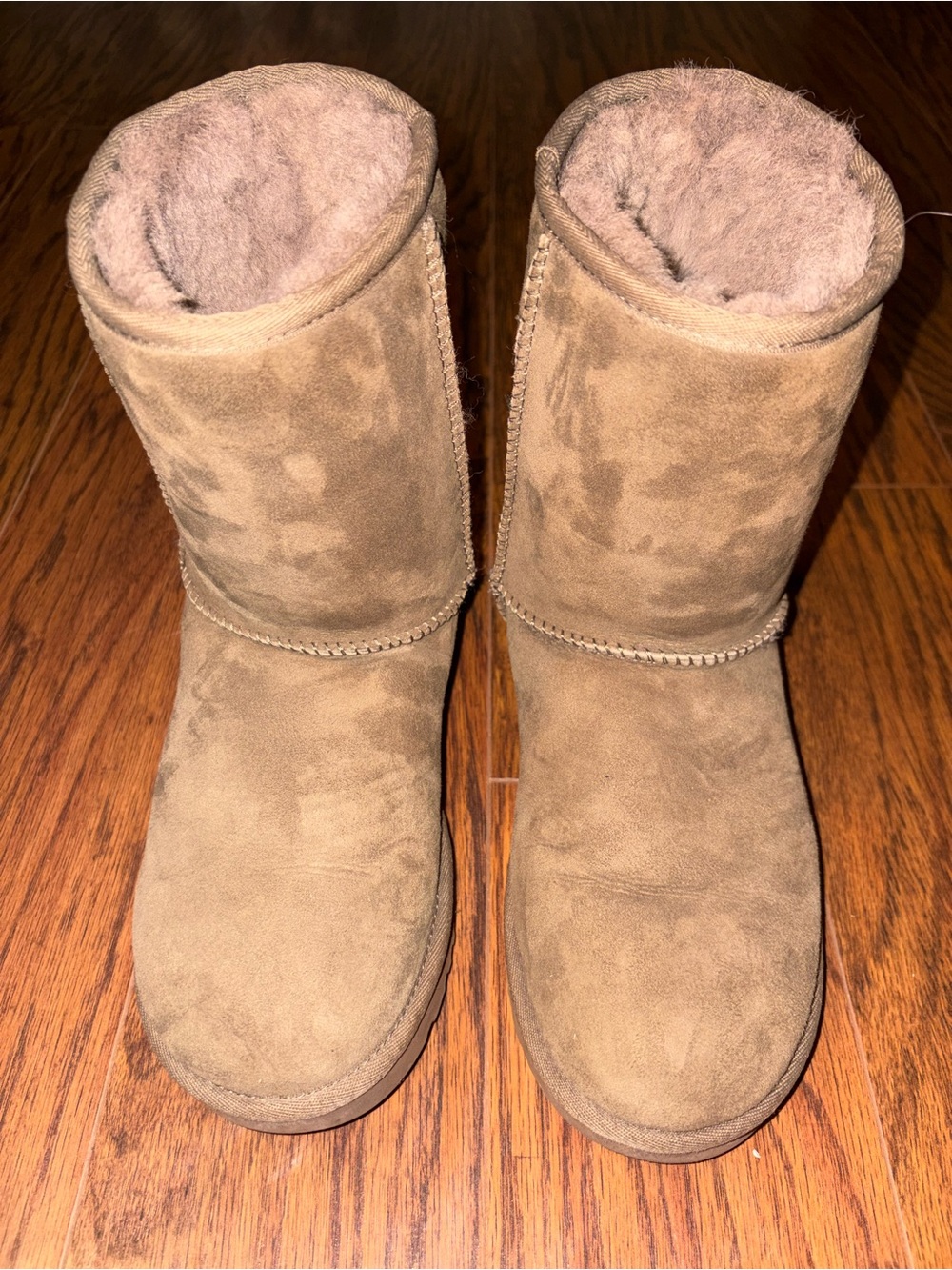 UGG Classic Short II Boots in Hickory